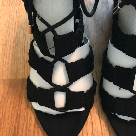 NIB INC Black Wedge Witley Open Toe Sandals 7.5M - Picture 4 of 16